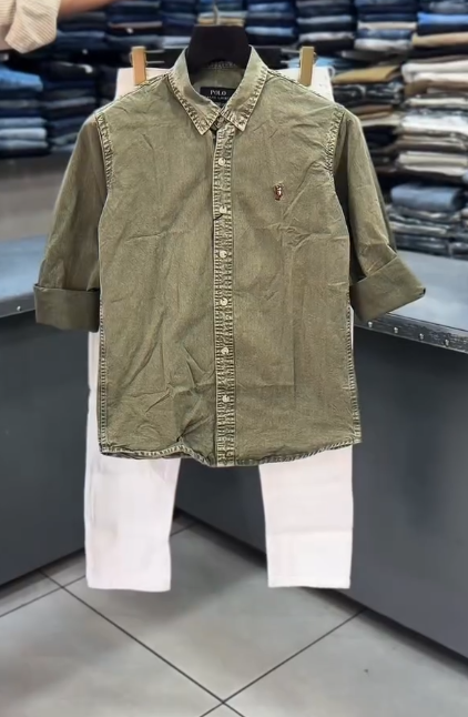 Urban Cool: Washed Shirt & Grey Denim for Effortless Street Style