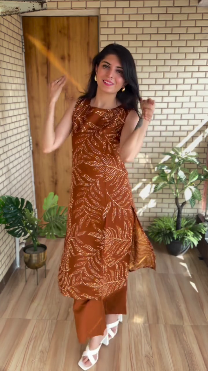 Radiate Everyday Elegance with Our Printed Sleeveless Maxi Dress Collection
