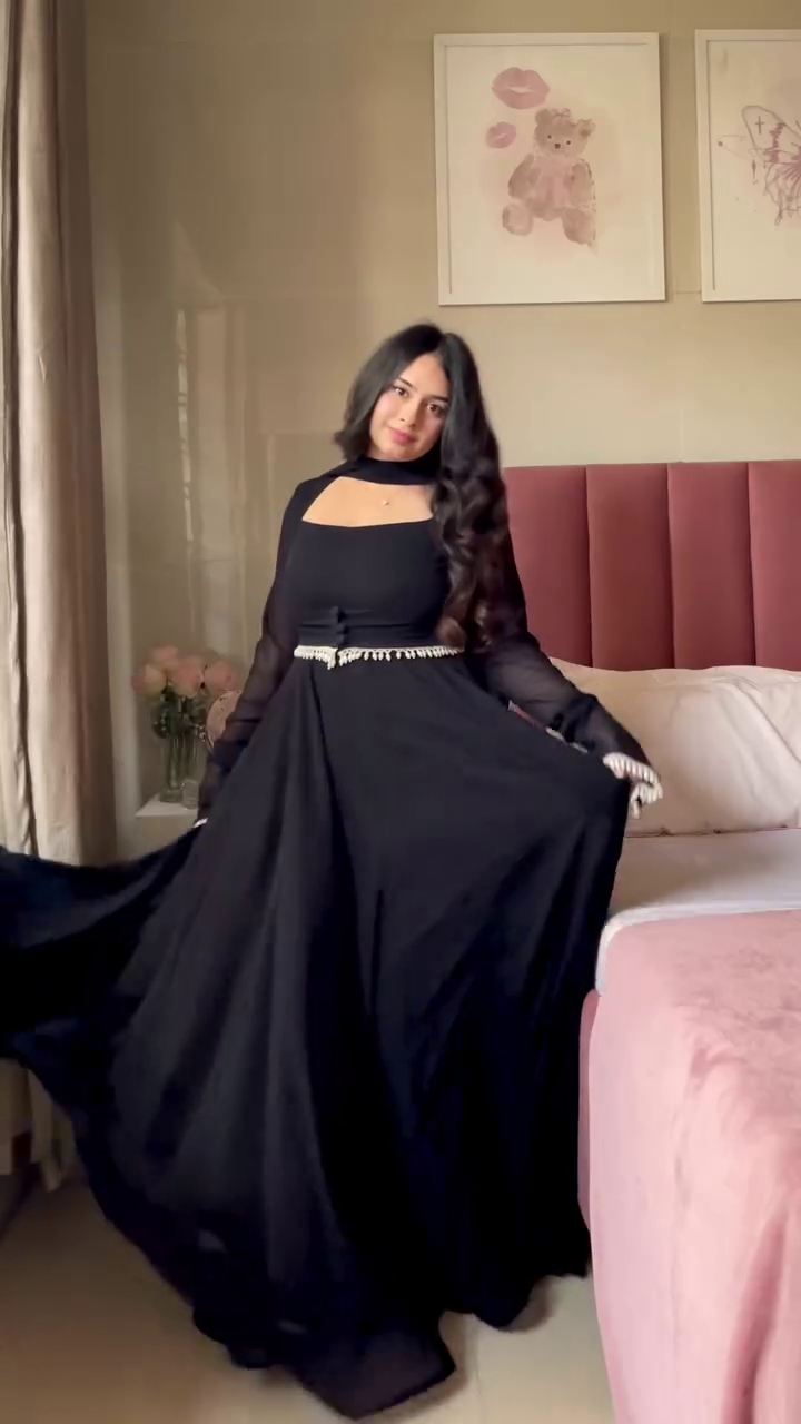 Elegant Black Maxi Dress – Timeless Grace for Every Occasion