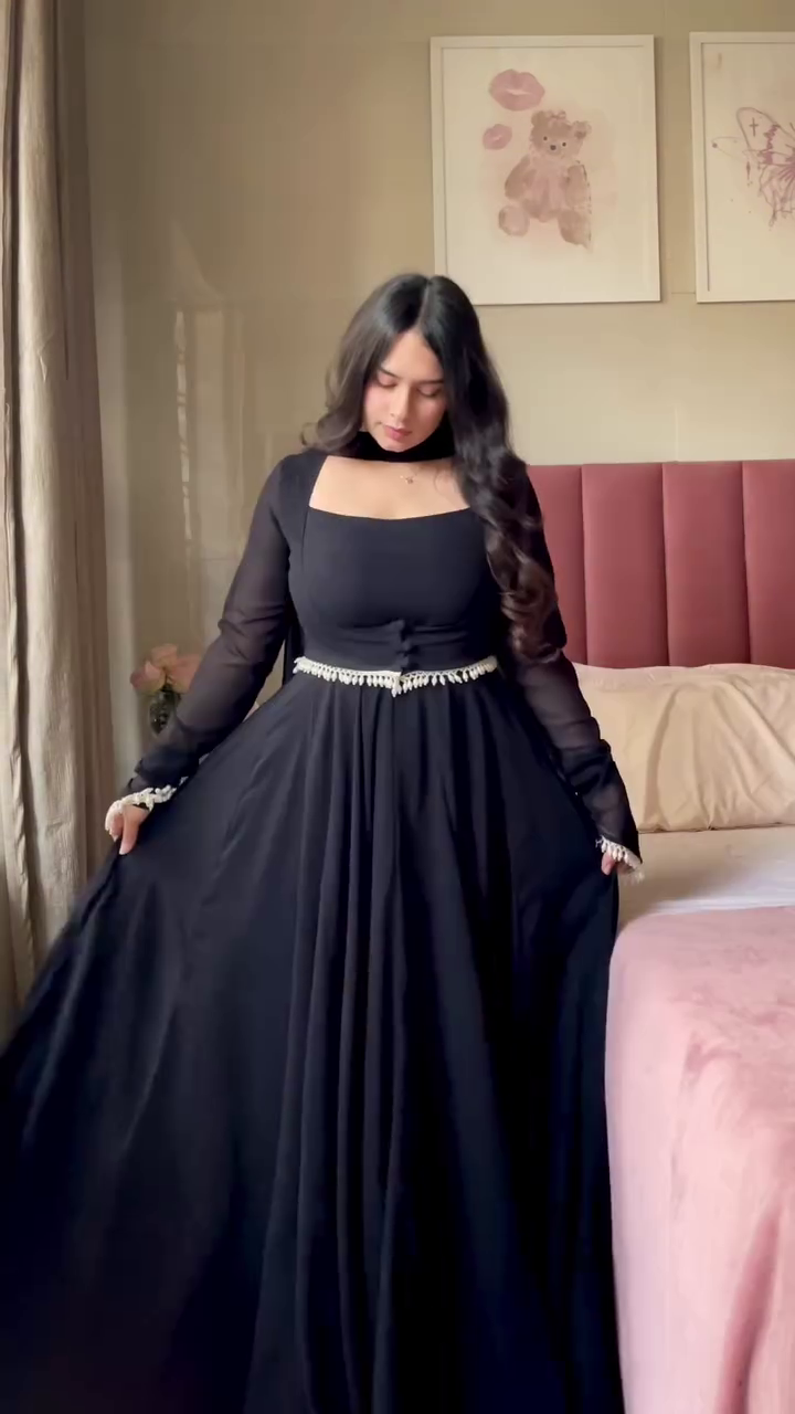 Elegant Black Maxi Dress – Timeless Grace for Every Occasion