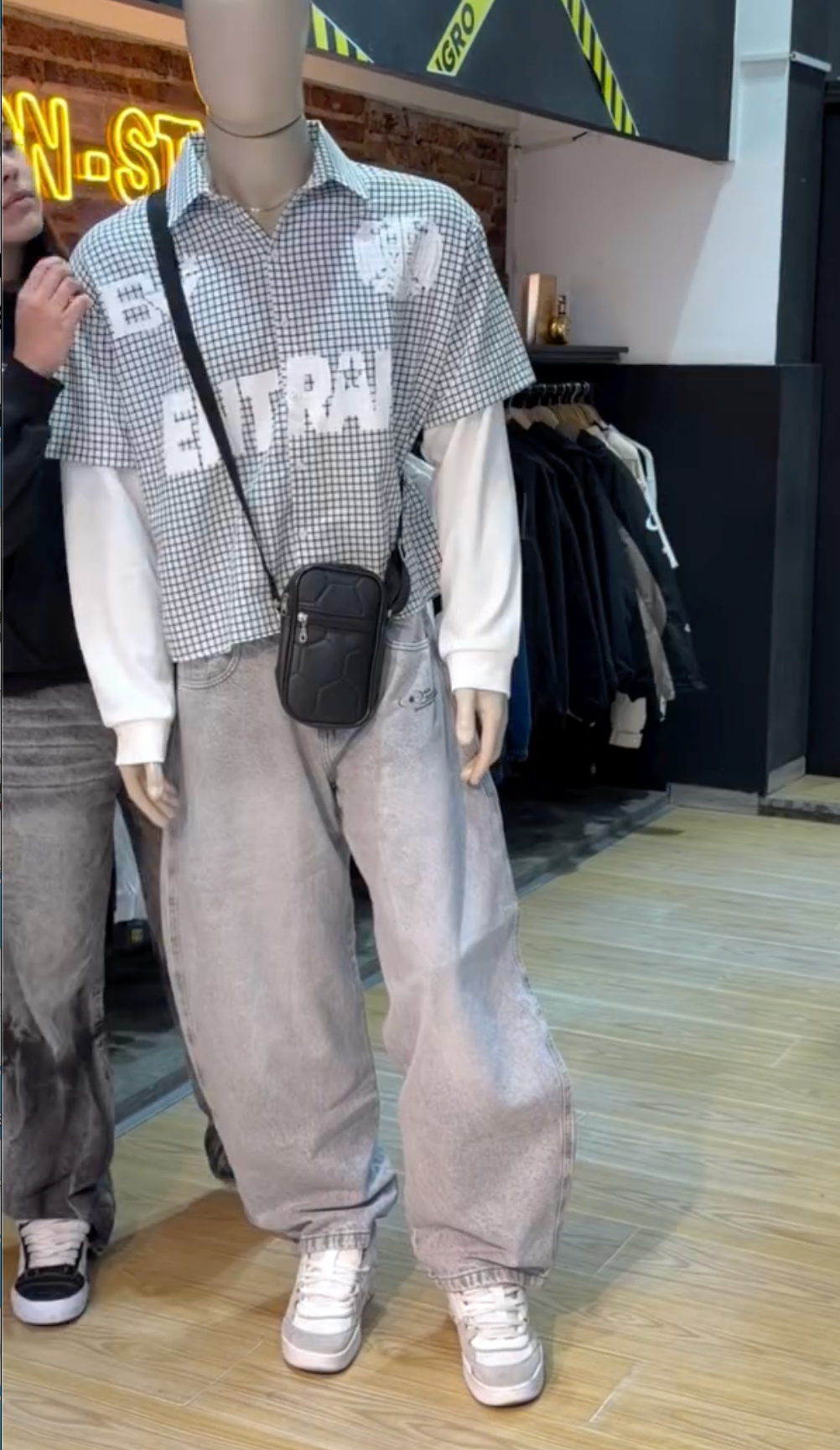 Modern Streetwear Essentials for Effortless Everyday Style with Oversized Fits and Layered Details