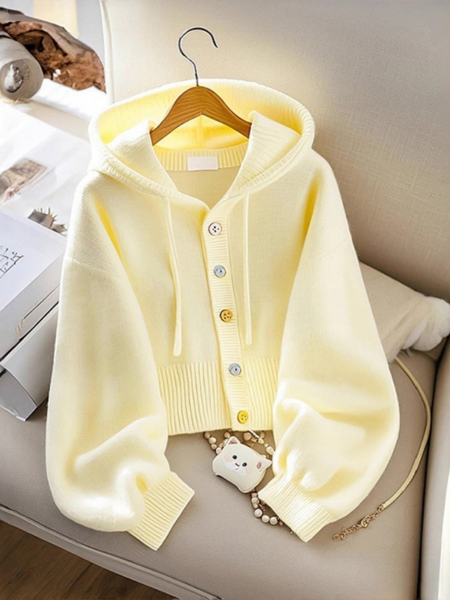 Elegant Cream and Soft Yellow Color-Block Hoodie for Cozy Everyday Style