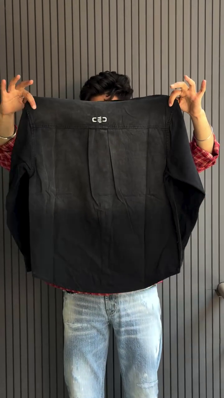 Stylish Black Utility Shirt with Dual Pocket Detail – Modern Casual Wear
