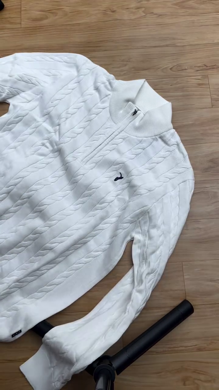 Elegant  Cable Knit Polo Sweater for Men with Textured Pattern and Classic Ribbed Collar for a Refined Casual Look