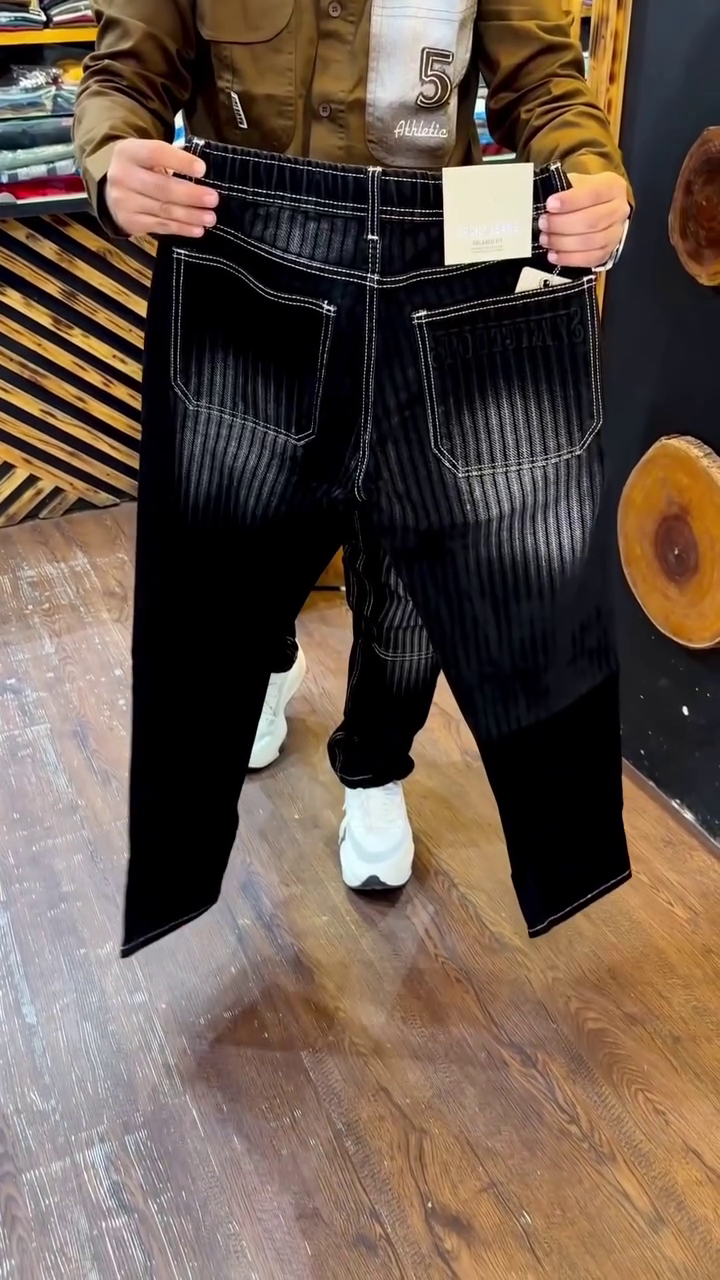 Stylish Black Cargo Jeans with Contrast Stitching and Utility Pockets