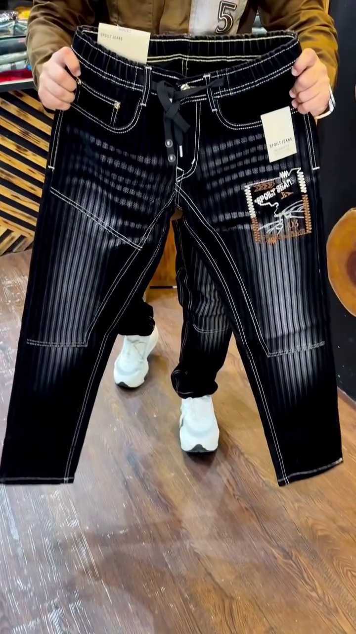 Stylish Black Cargo Jeans with Contrast Stitching and Utility Pockets