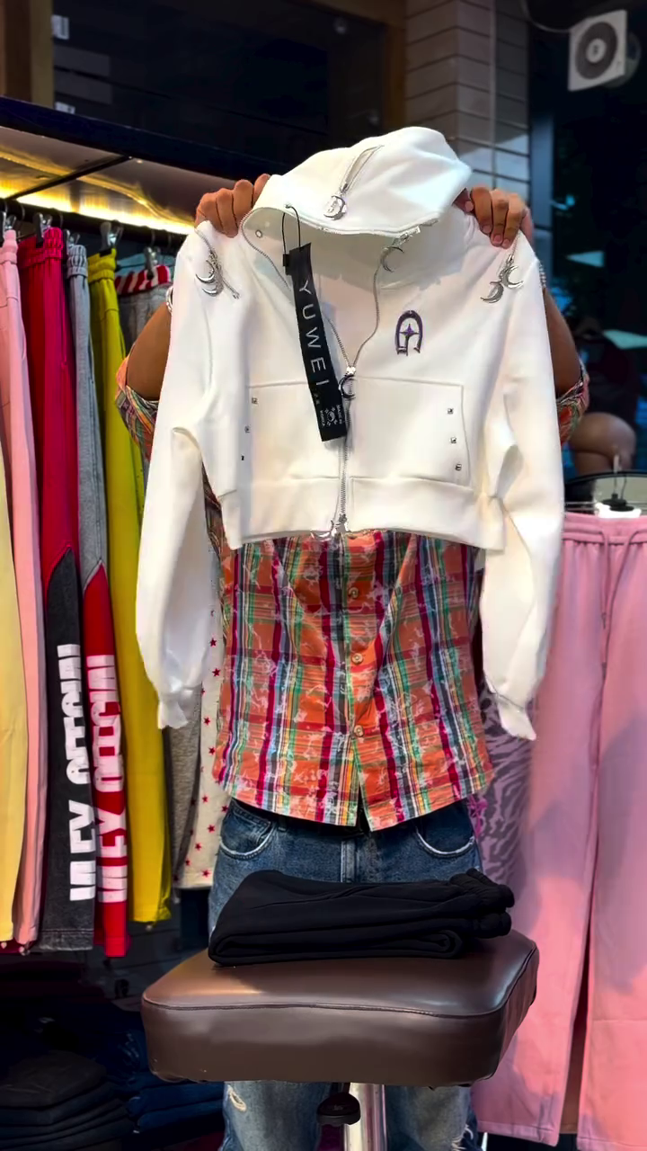 Trendy White Cropped Jacket with Black Wide-Leg Paw Print Pants Co-Ord Set