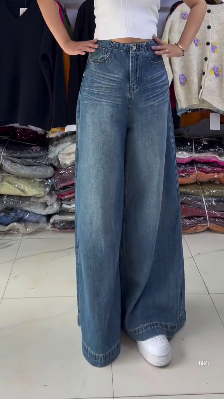 Trendy High-Waisted Blue Wide-Leg Jeans for Women – Stylish Denim Fashion