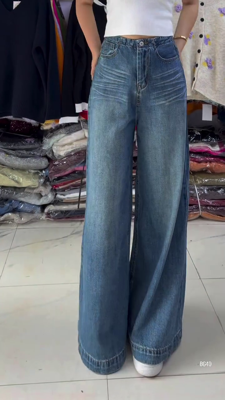 Trendy High-Waisted Blue Wide-Leg Jeans for Women – Stylish Denim Fashion