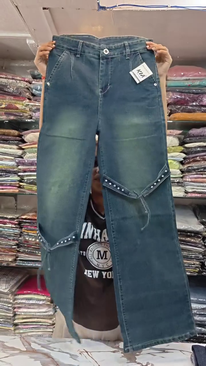 Trendy Girls’ Jeans for a Stylish Everyday Look
