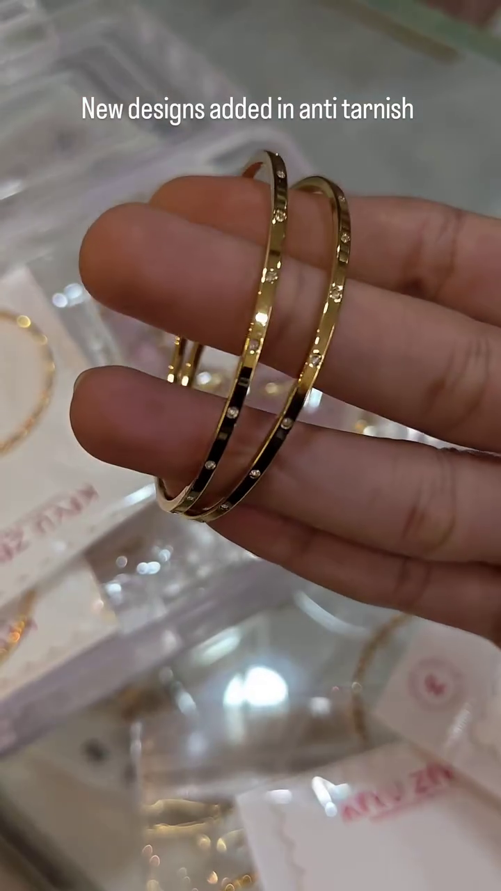 Elegant Gold-Tone Anti-Tarnish Bangles for Women – Minimalist Slim Bracelets with Sparkling Stone Details for Everyday Wear and Special Occasions