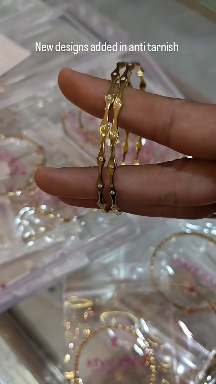 Elegant Gold-Tone Anti-Tarnish Bangles for Women – Minimalist Slim Bracelets with Sparkling Stone Details for Everyday Wear and Special Occasions