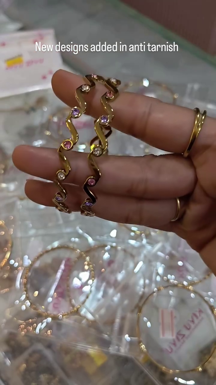 Elegant Gold-Tone Anti-Tarnish Bangles for Women – Minimalist Slim Bracelets with Sparkling Stone Details for Everyday Wear and Special Occasions