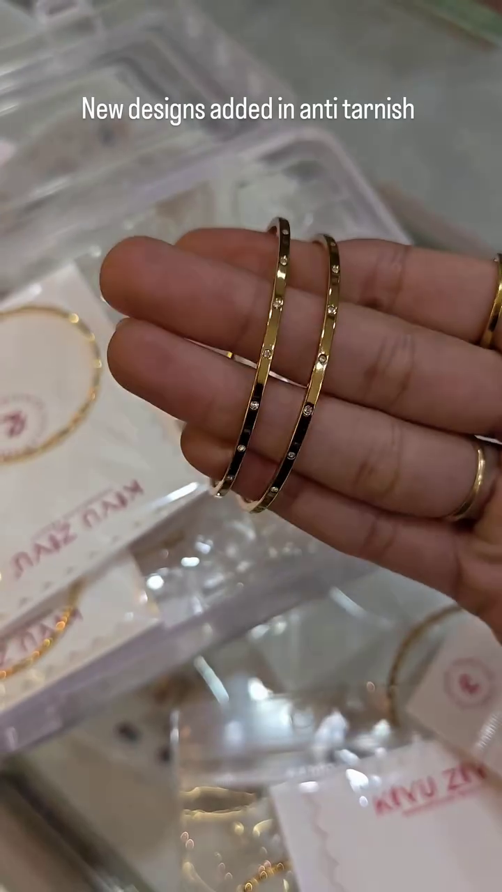 Elegant Gold-Tone Anti-Tarnish Bangles for Women – Minimalist Slim Bracelets with Sparkling Stone Details for Everyday Wear and Special Occasions